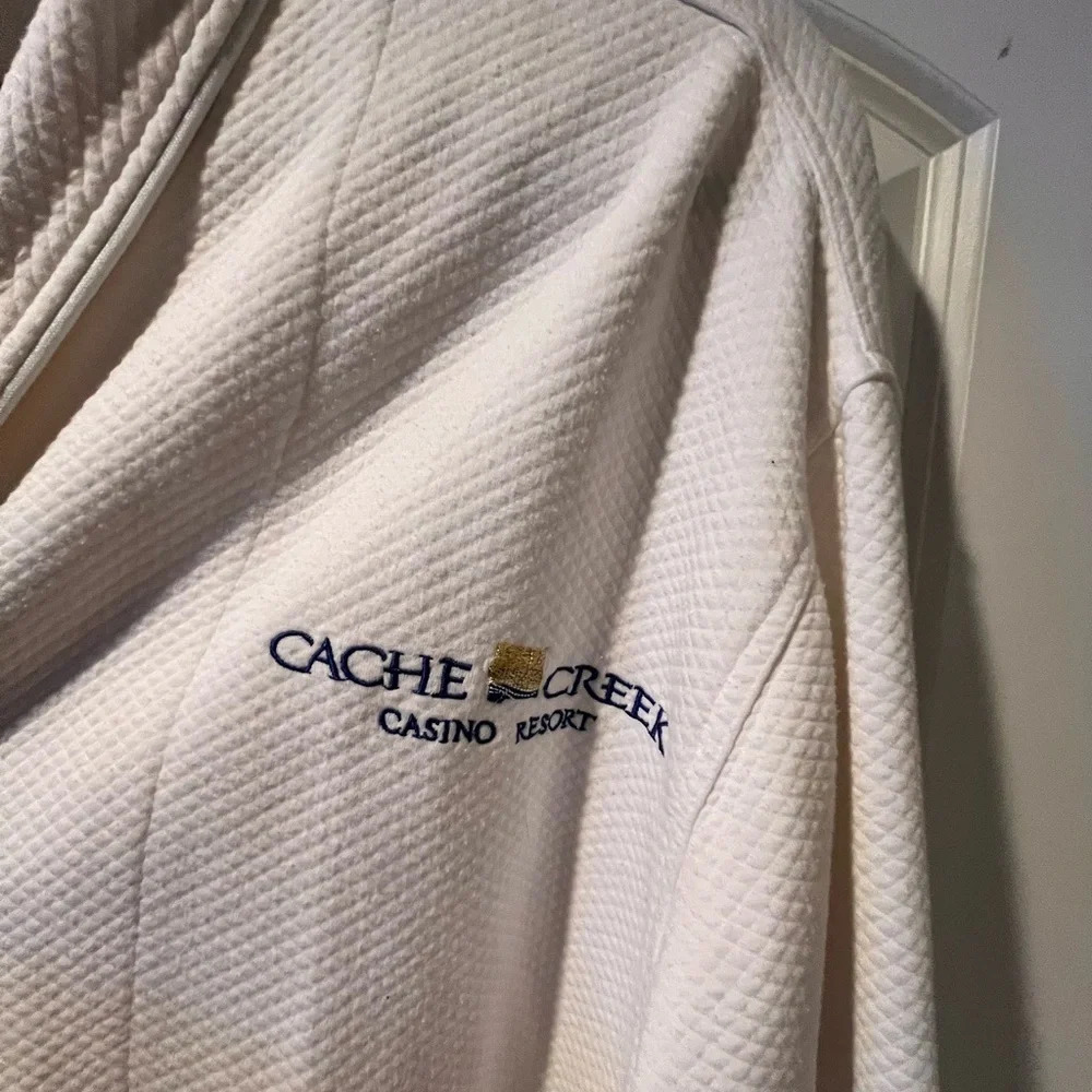 Cash Creek Casino Robe - OSFM - Picture 2 of 8